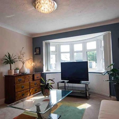 1 Bedroom Self Contained Apartment In Christchurch Winkton Zewnętrze zdjęcie