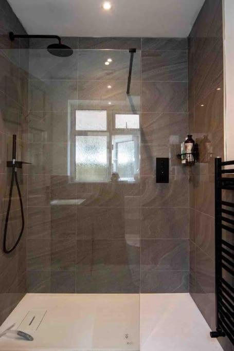 1 Bedroom Self Contained Apartment In Christchurch Winkton Zewnętrze zdjęcie