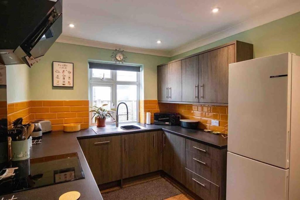 1 Bedroom Self Contained Apartment In Christchurch Winkton Zewnętrze zdjęcie
