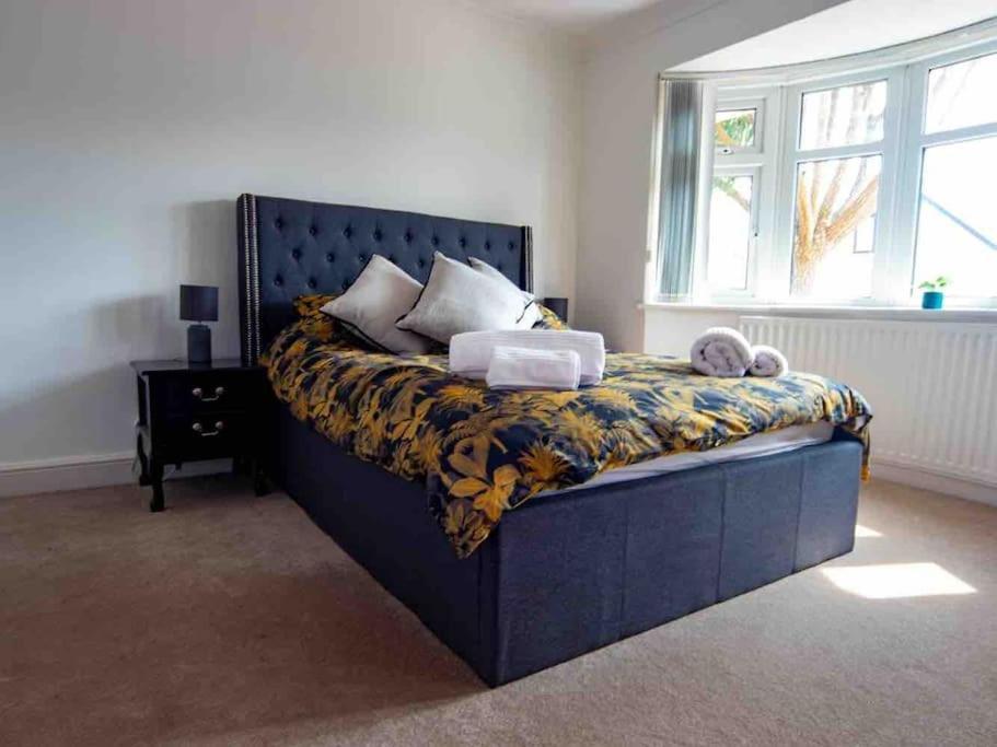 1 Bedroom Self Contained Apartment In Christchurch Winkton Zewnętrze zdjęcie